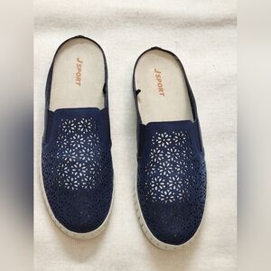 J sport shoes women size 7